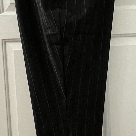 INVESTMENT II Elegant Black Pinstripe Women’s Pants - Picture 2 of 7